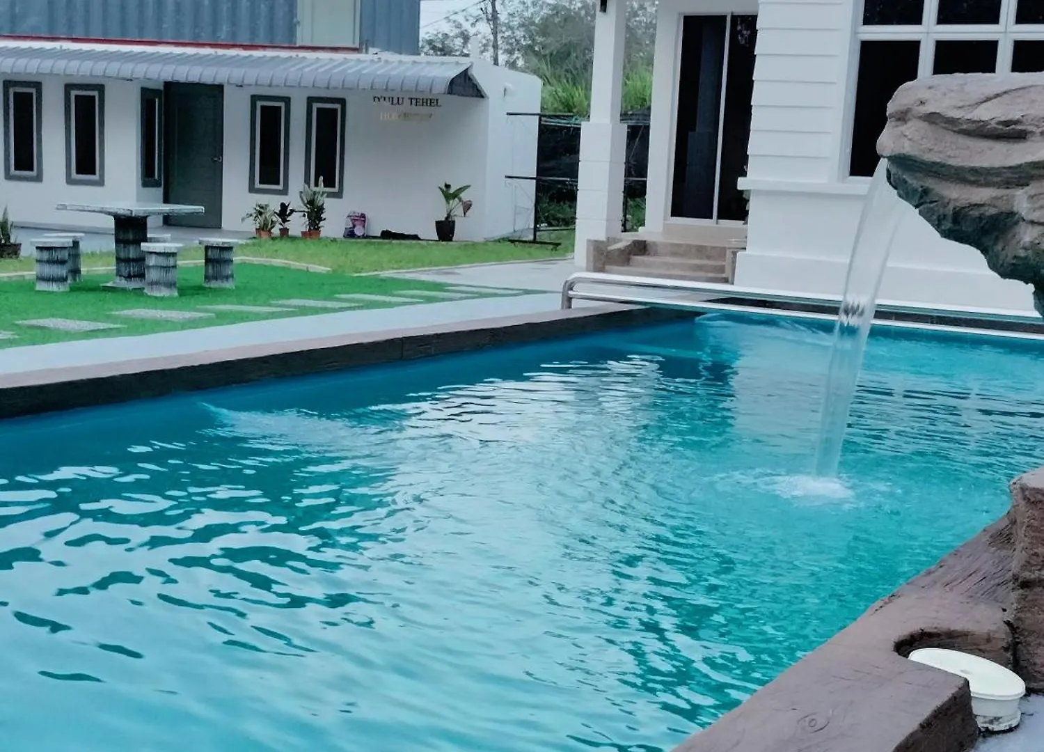 D'Ulu Tehel Homestay Melaka - Private Swimming Pool